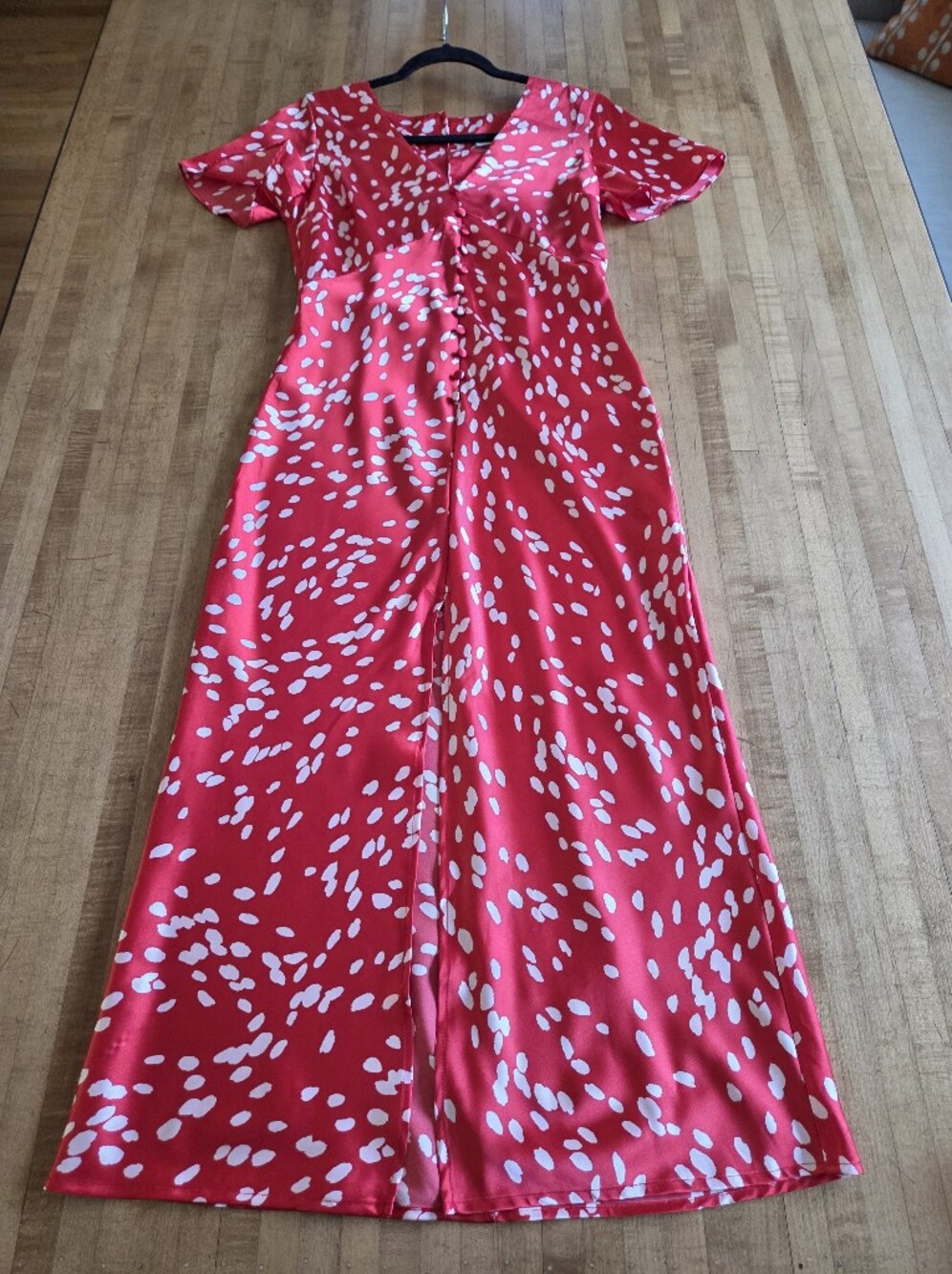 TOPSHOP Satin Red And White Maxi Dress with V-Neck And Covered Buttons US 4
